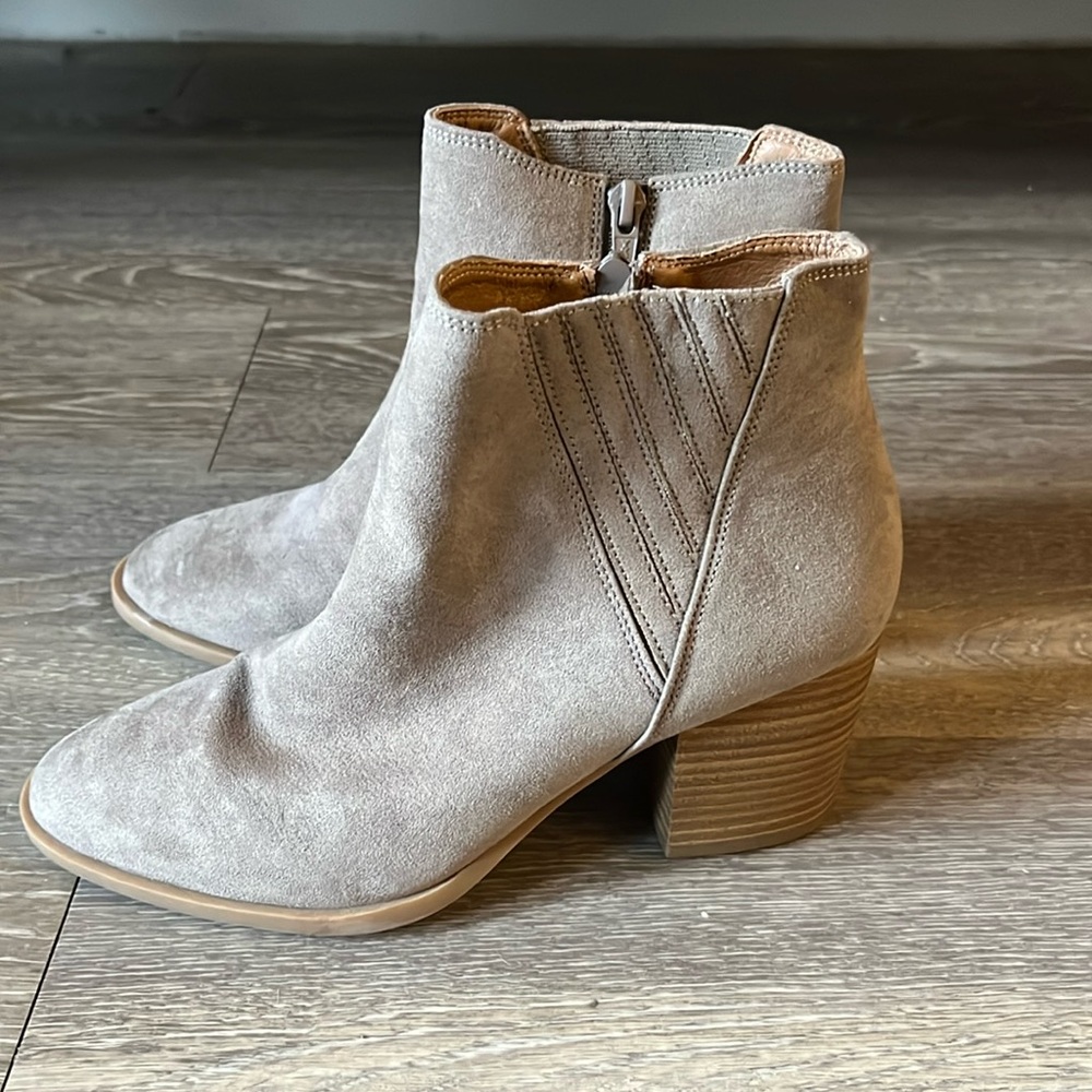 Never worn Lauren Conrad suede boots; size 7